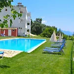 Studio Apartments Escape, Swimming Pool - Pelekas Beach
