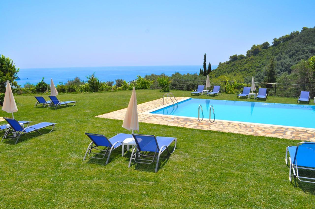 Escape, Swimming Pool - Apartment Pelekas